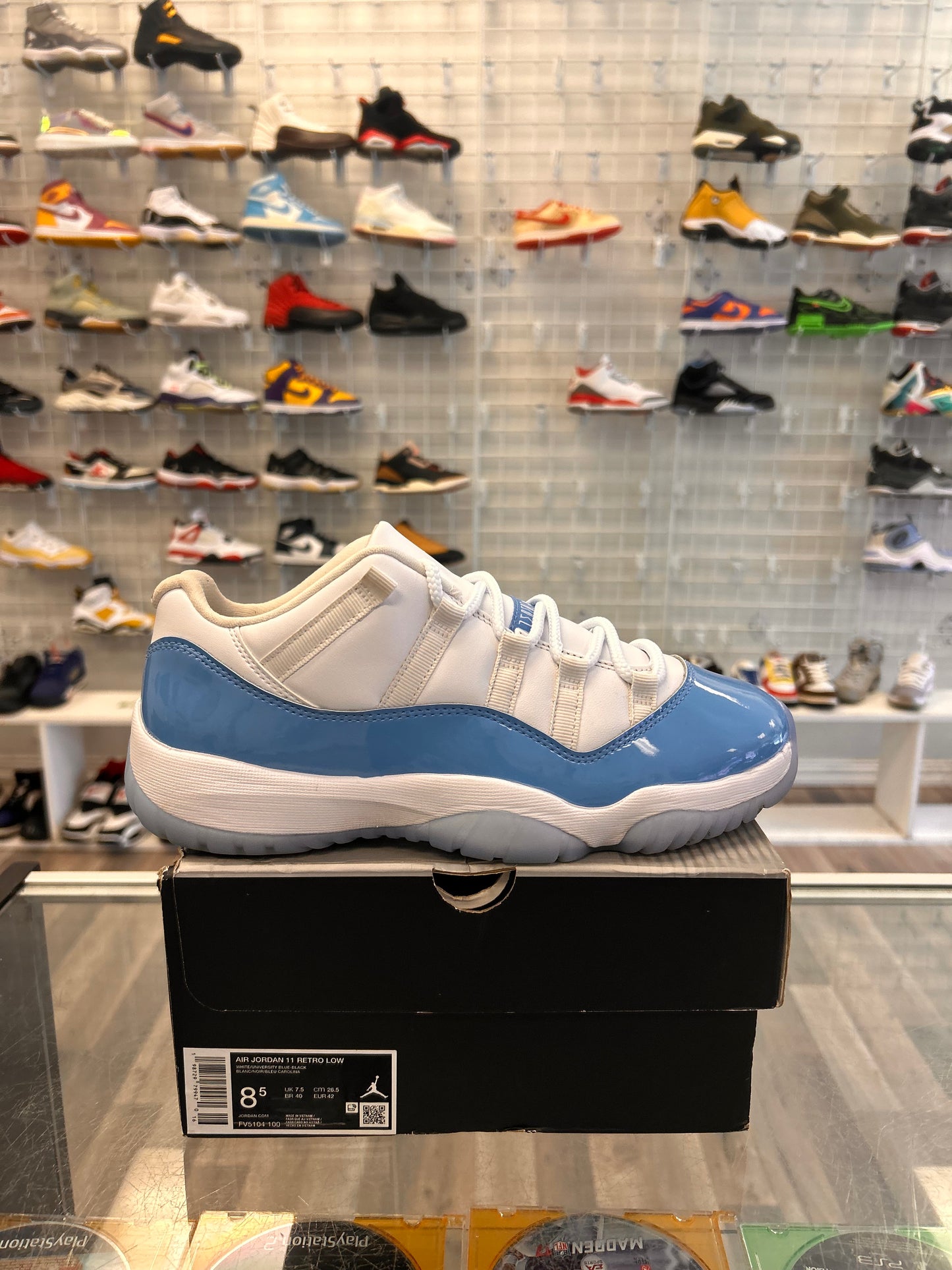 Unc 11s Low Size 8.5