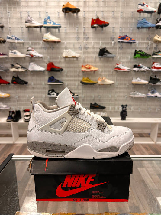 White Oreo 4s Size 9