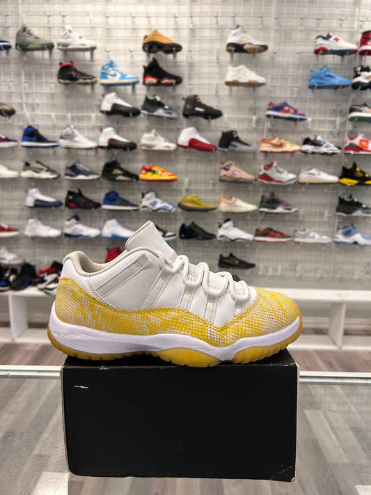 Yellow Snakeskin 11s Size 9W 7.5M