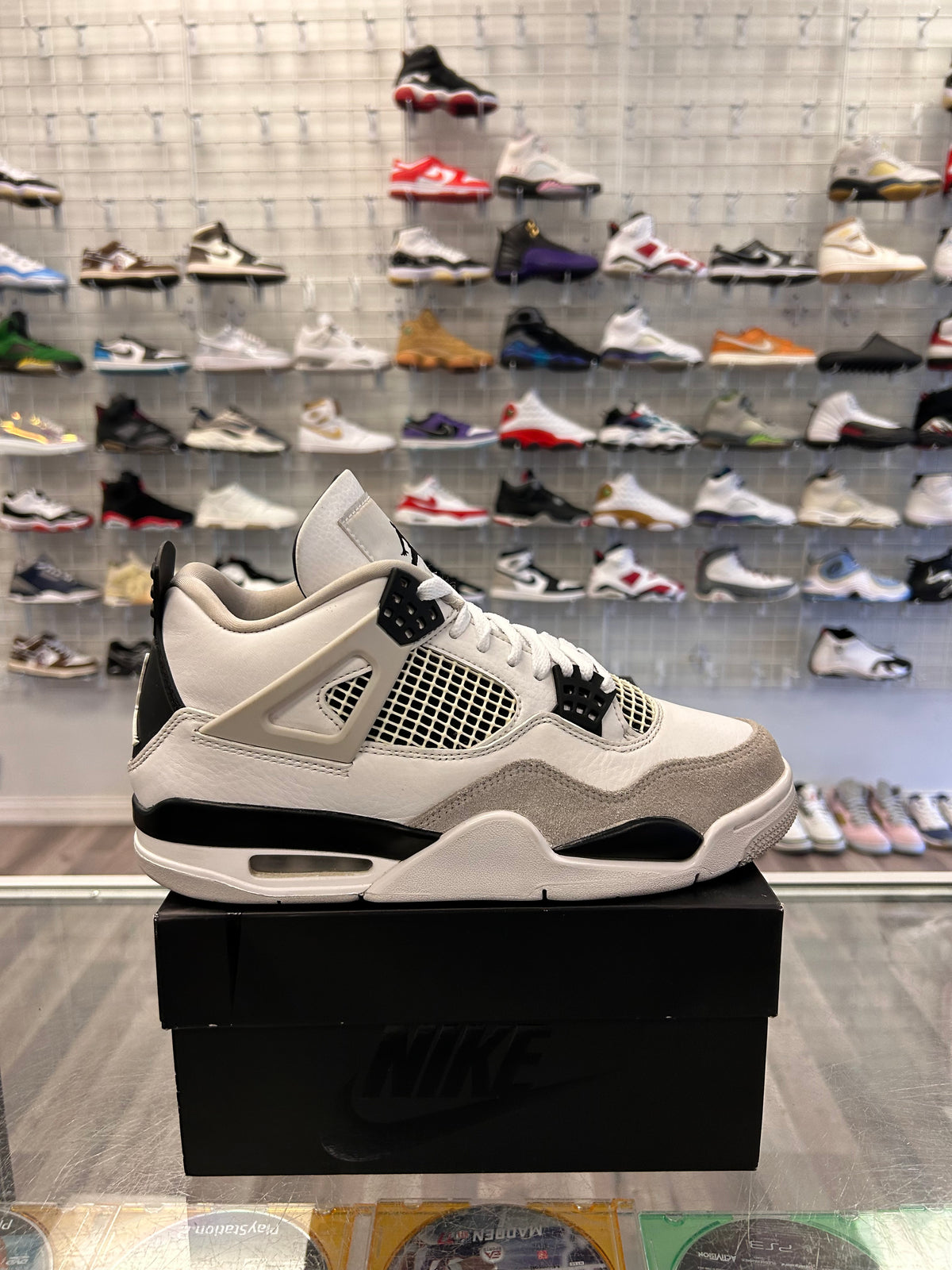 Military 4s Size 8