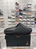 Yeezy Slide Onyx Size 11